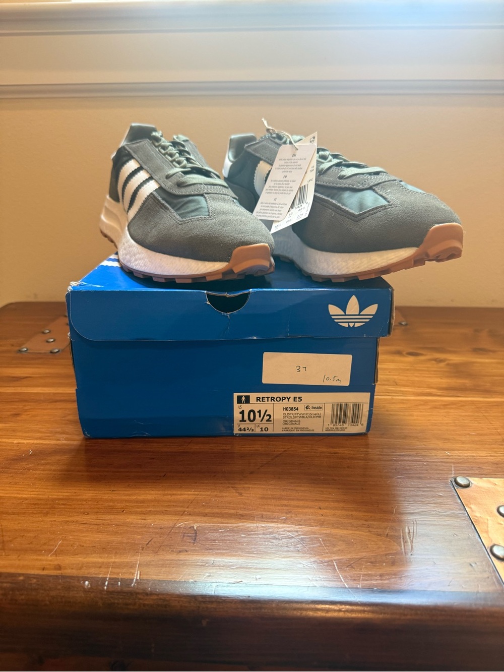 adidas Retropy E5 Men's Sneakers - Green with White Stripes
